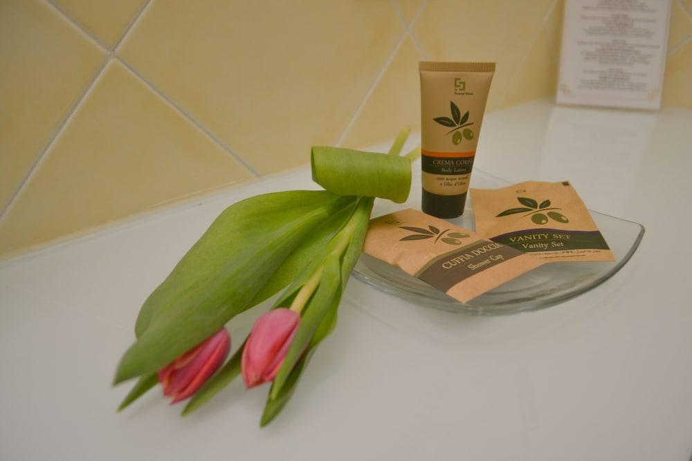 AHG Donna Silvia Hotel Wellness&SPA Manerba del Garda Exterior foto