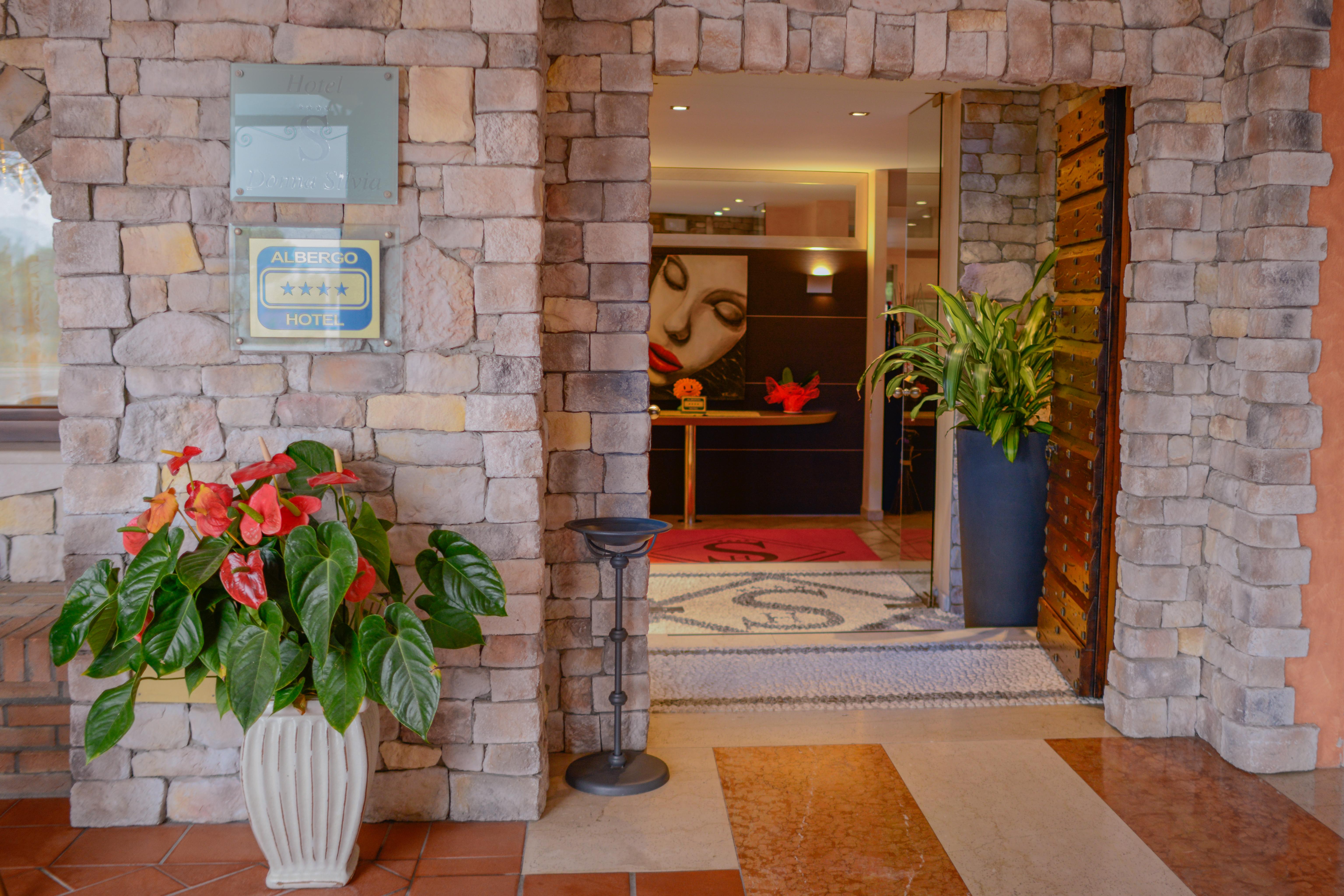 AHG Donna Silvia Hotel Wellness&SPA Manerba del Garda Exterior foto