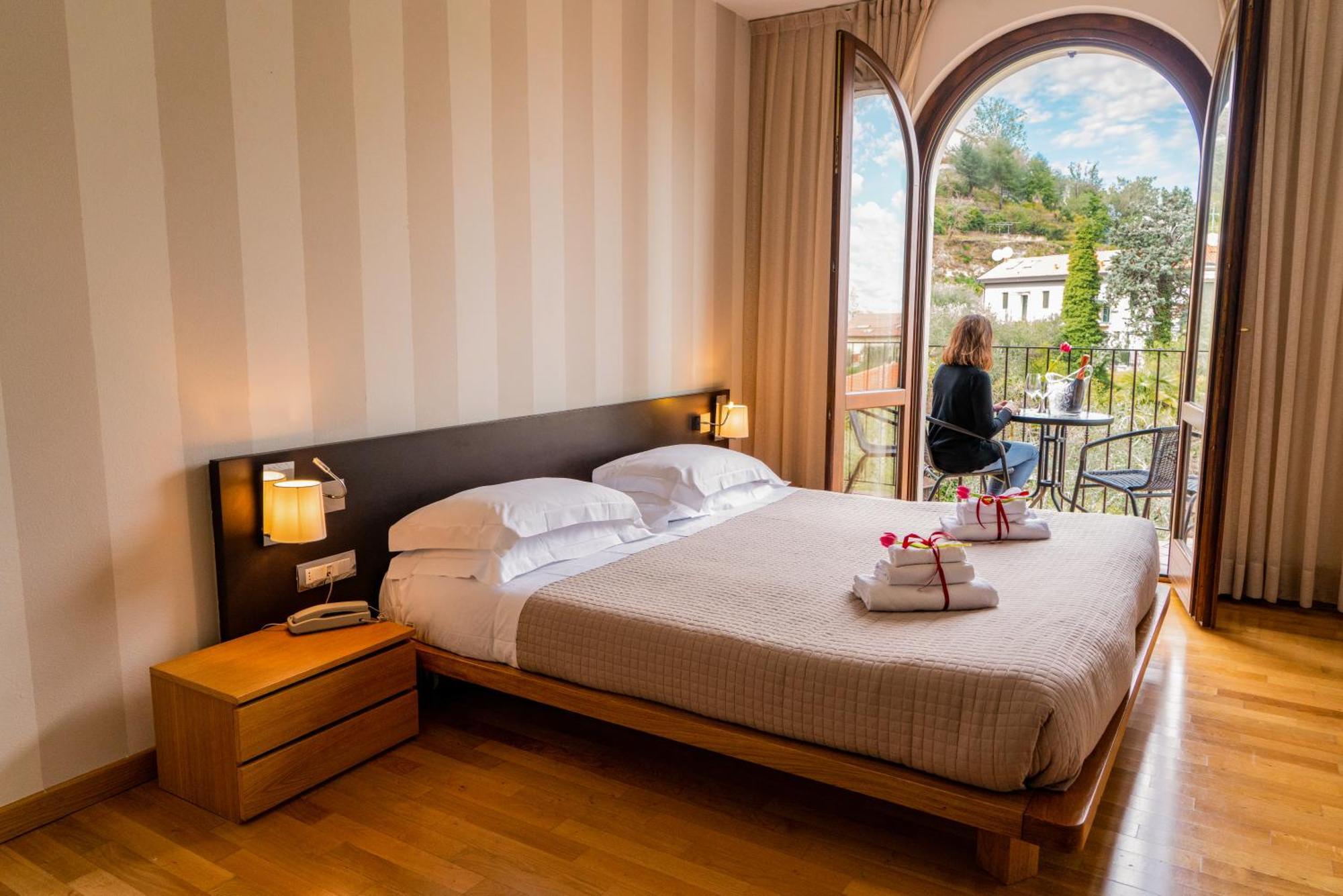 AHG Donna Silvia Hotel Wellness&SPA Manerba del Garda Exterior foto