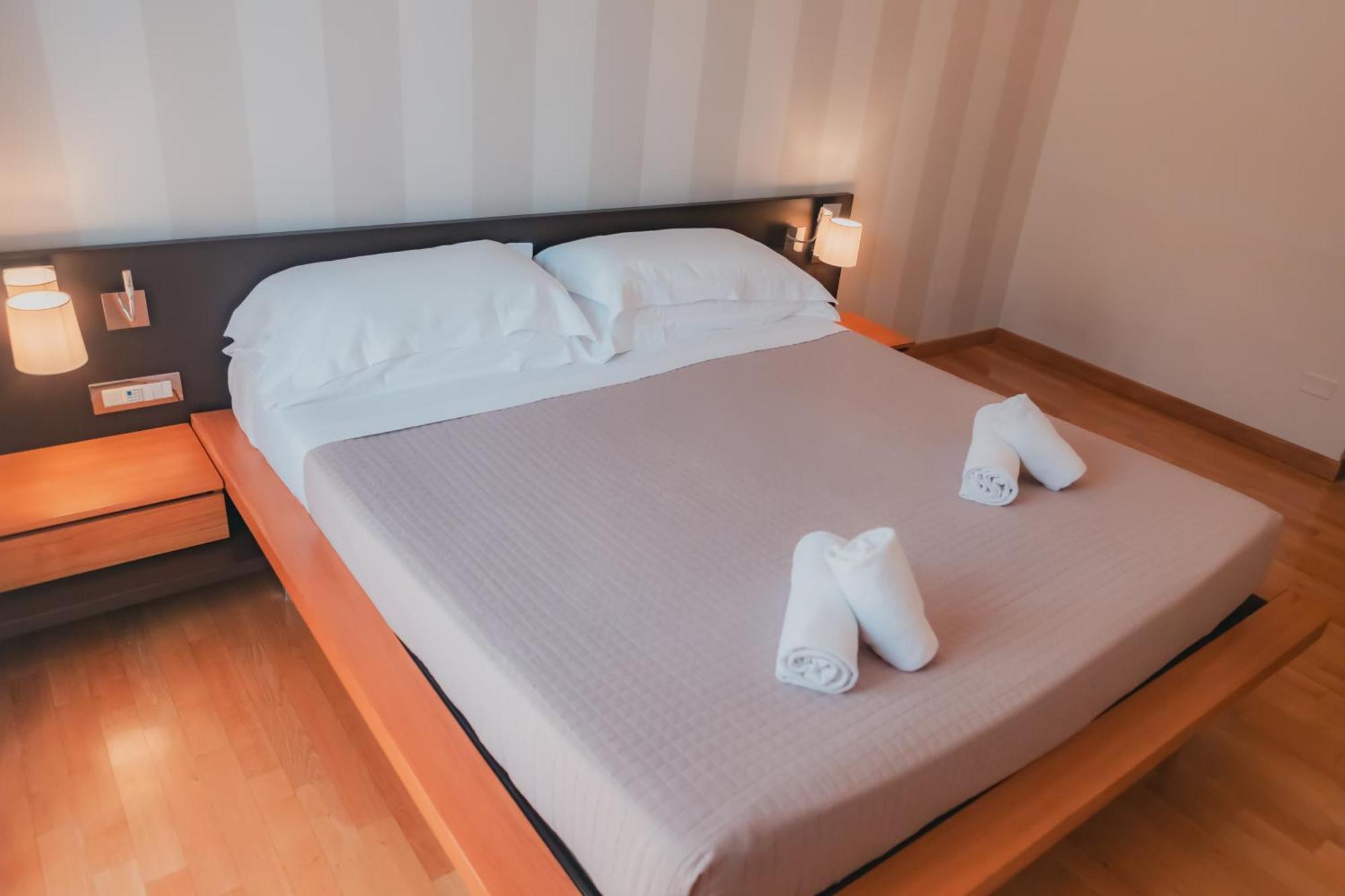 AHG Donna Silvia Hotel Wellness&SPA Manerba del Garda Exterior foto
