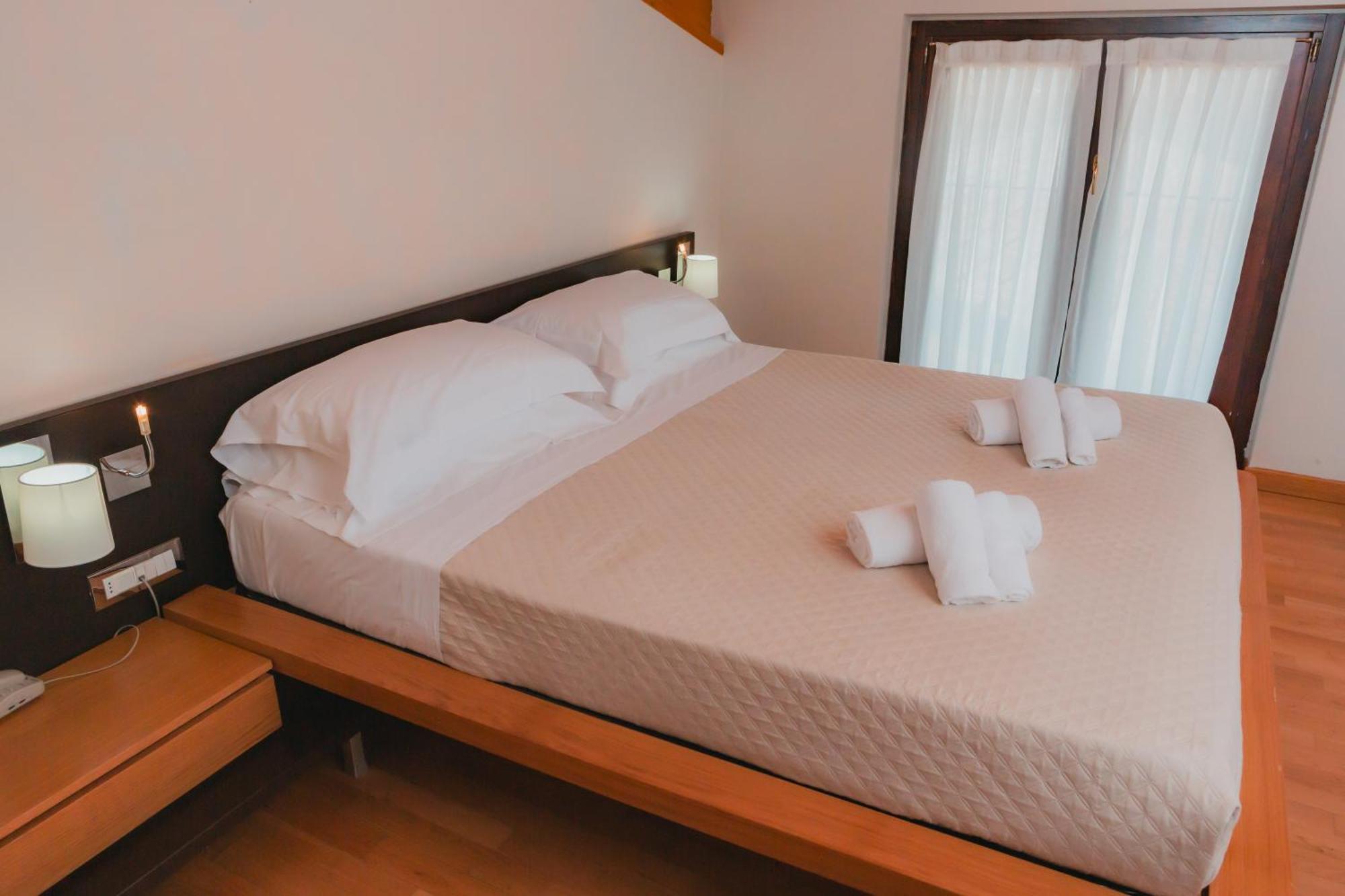 AHG Donna Silvia Hotel Wellness&SPA Manerba del Garda Exterior foto