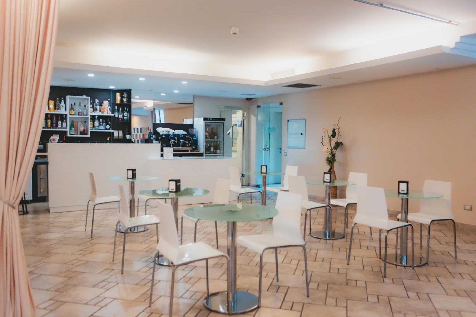 AHG Donna Silvia Hotel Wellness&SPA Manerba del Garda Exterior foto