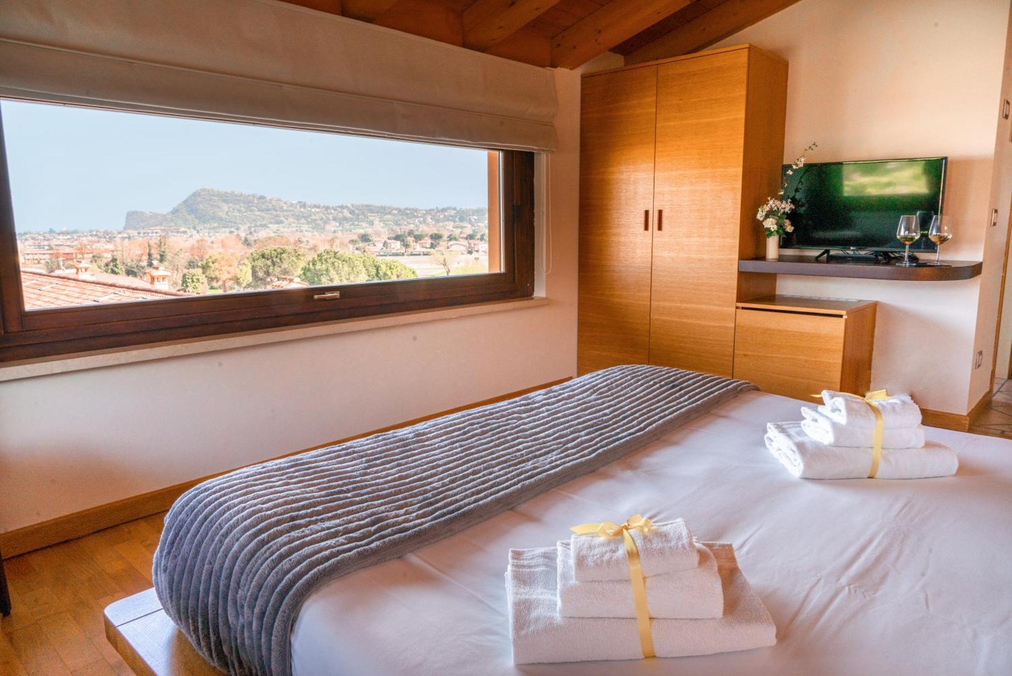 AHG Donna Silvia Hotel Wellness&SPA Manerba del Garda Exterior foto